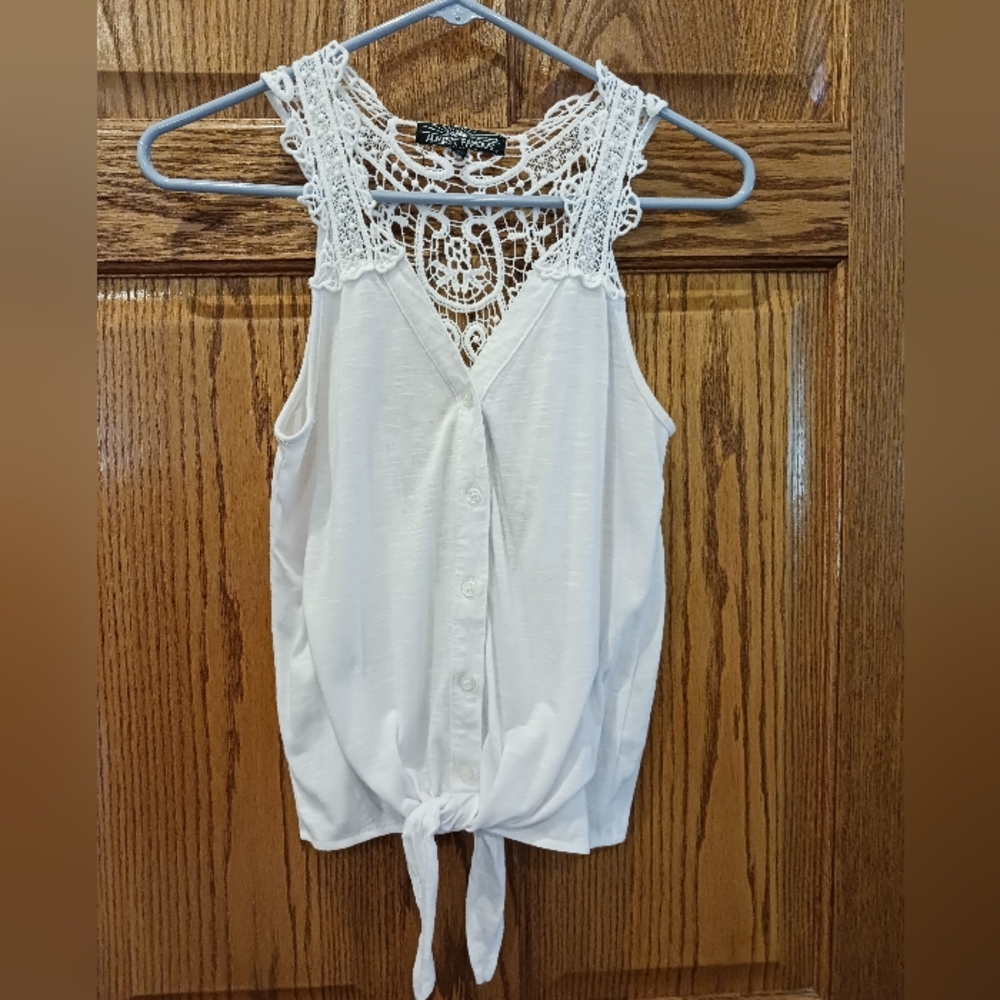 White summer cotton lace top